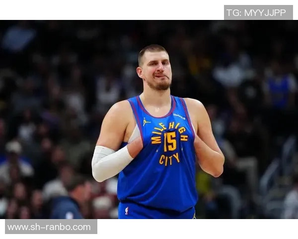 NBA历史时刻沃特福德首次三双约基奇超越张伯伦成就新高